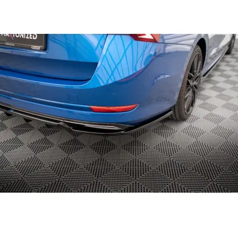 Arriere Splitter (avec une barre verticale) Skoda Octavia Sportline Mk4